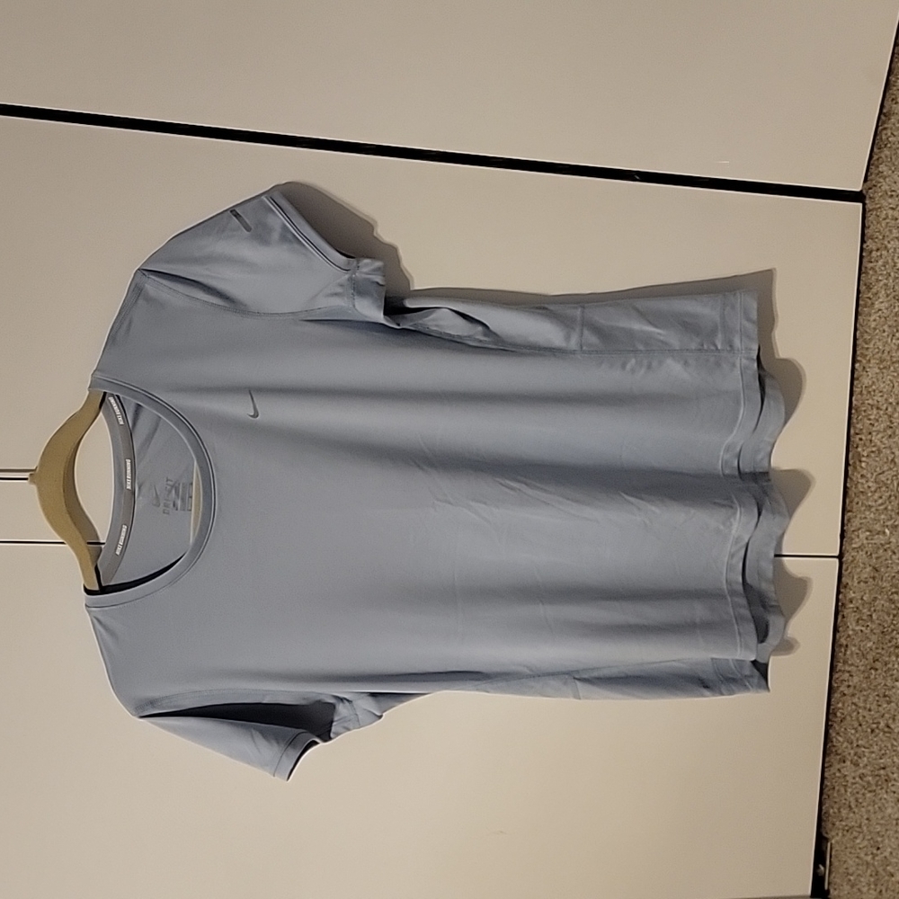 Nike top